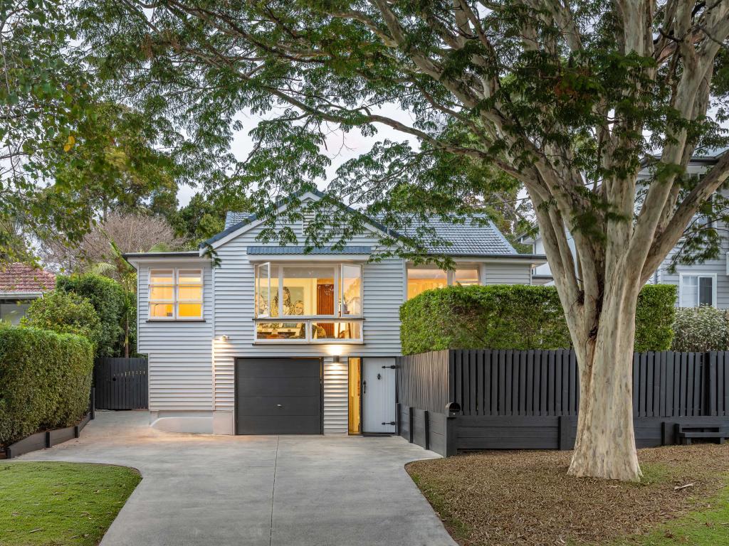 16 Rathlyn Ave, Corinda, QLD 4075