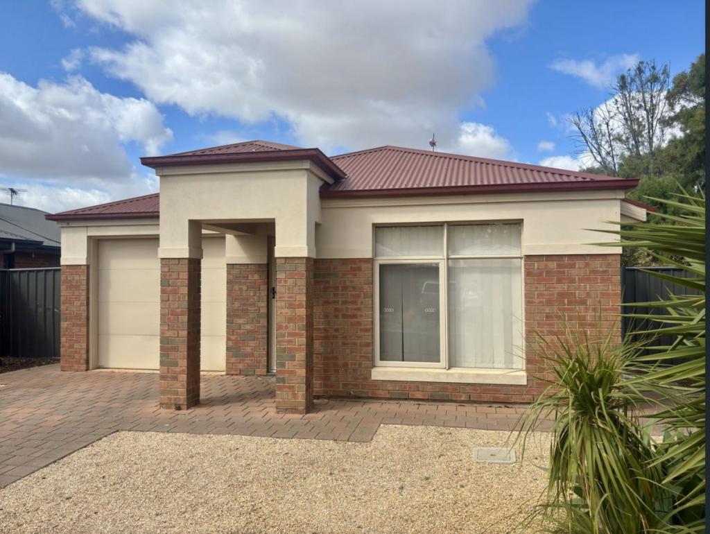 17 FOSTER RD, ANDREWS FARM, SA 5114