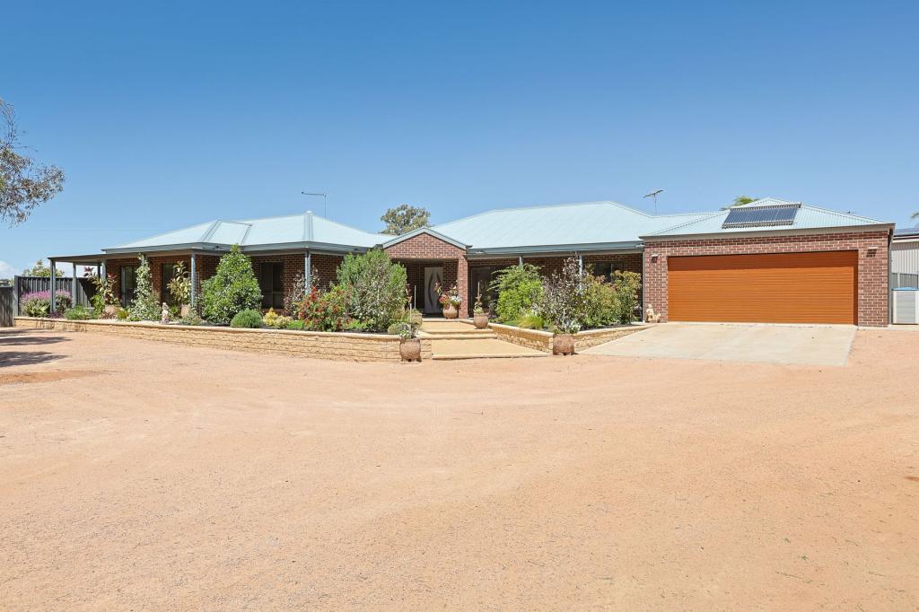 13 Twenty Second St, Koorlong, VIC 3501