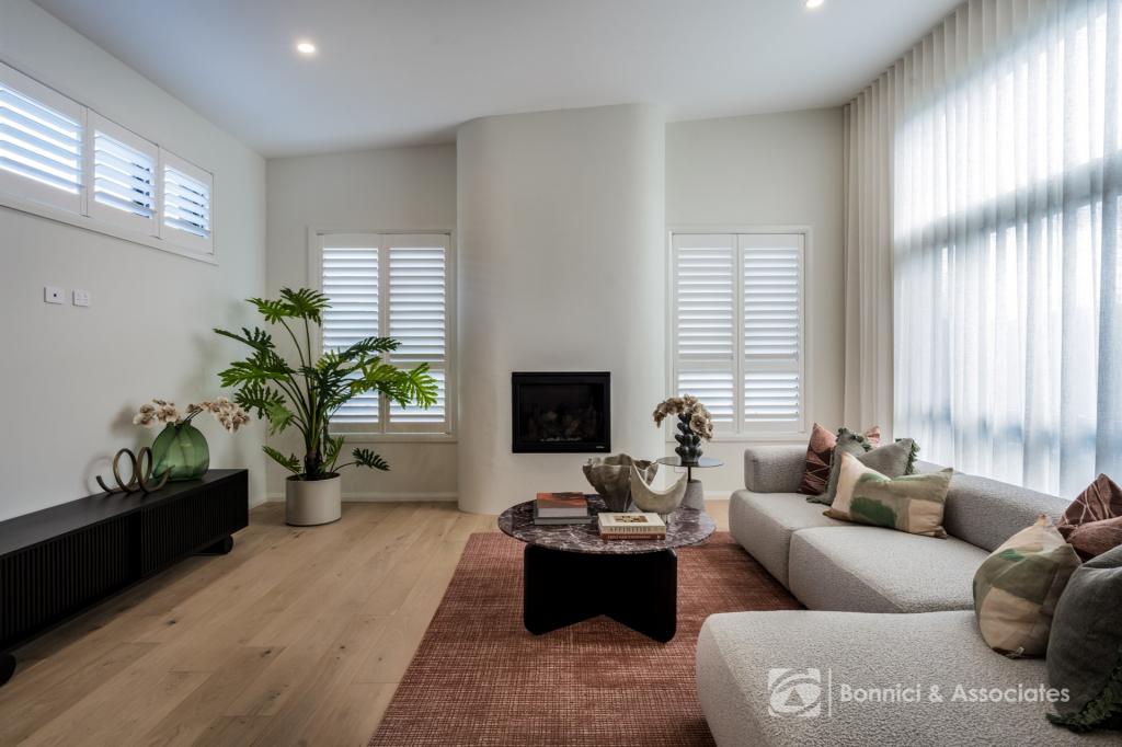 18 Westacott Cres, Baranduda, VIC 3691