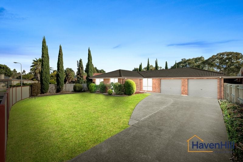 28 Arthur Phillip Dr, Endeavour Hills, VIC 3802
