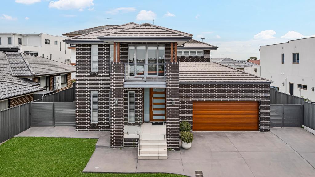 11 Tucker Pl, Edensor Park, NSW 2176