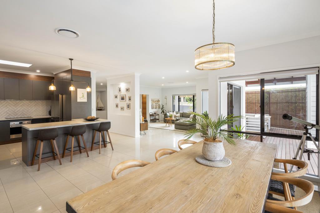 38 Sky Royal Tce, Burleigh Heads, QLD 4220