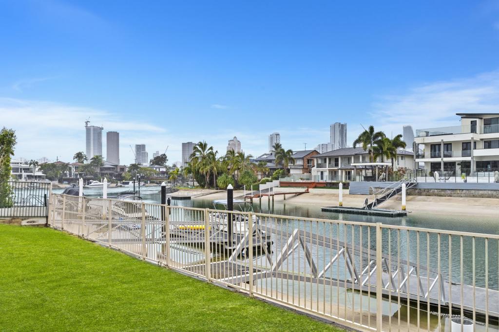 9 Beverley Cres, Broadbeach Waters, QLD 4218