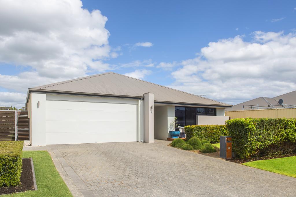 4 St Michaels Pkwy, Dunsborough, WA 6281