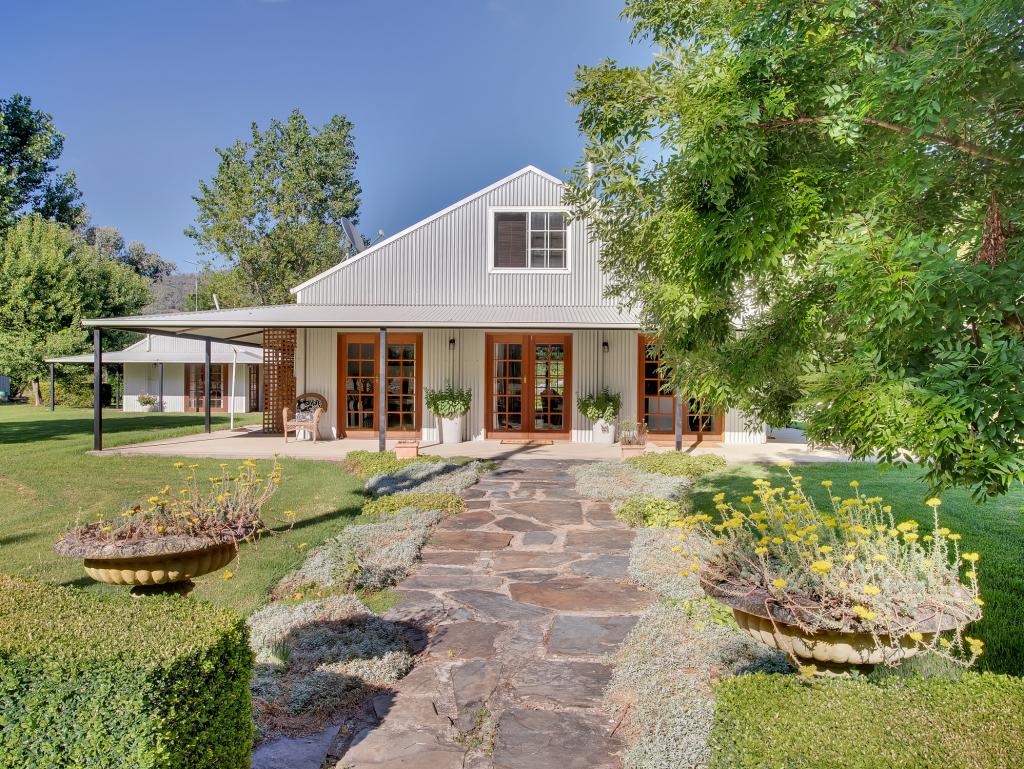 "Nahru" 157 Jingellic Rd, Jingellic, NSW 2642