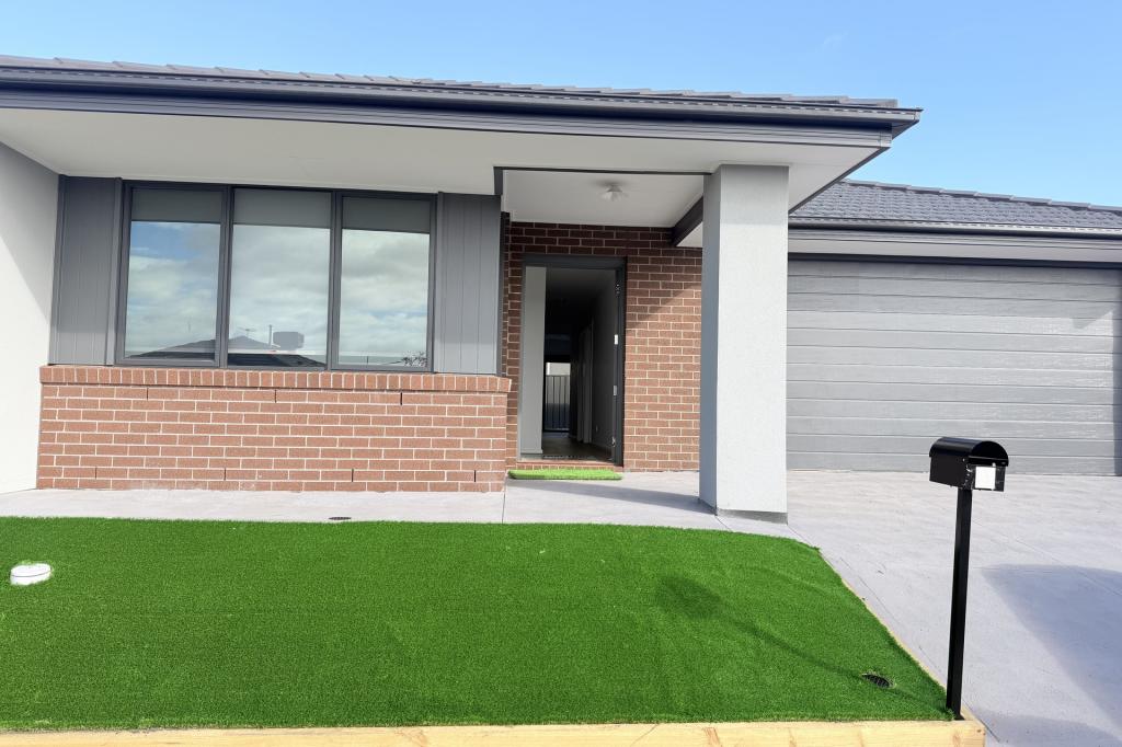 13 PEDIRKA RD, TRUGANINA, VIC 3029