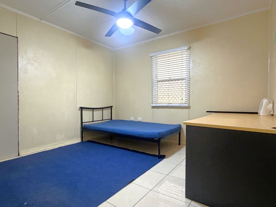 Room 4/130 Ruthven St, Harlaxton, QLD 4350
