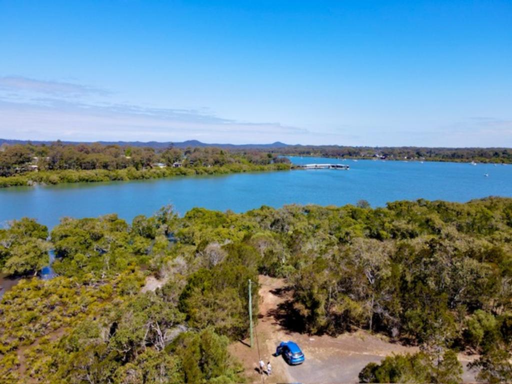 16 Emita St, Macleay Island, QLD 4184