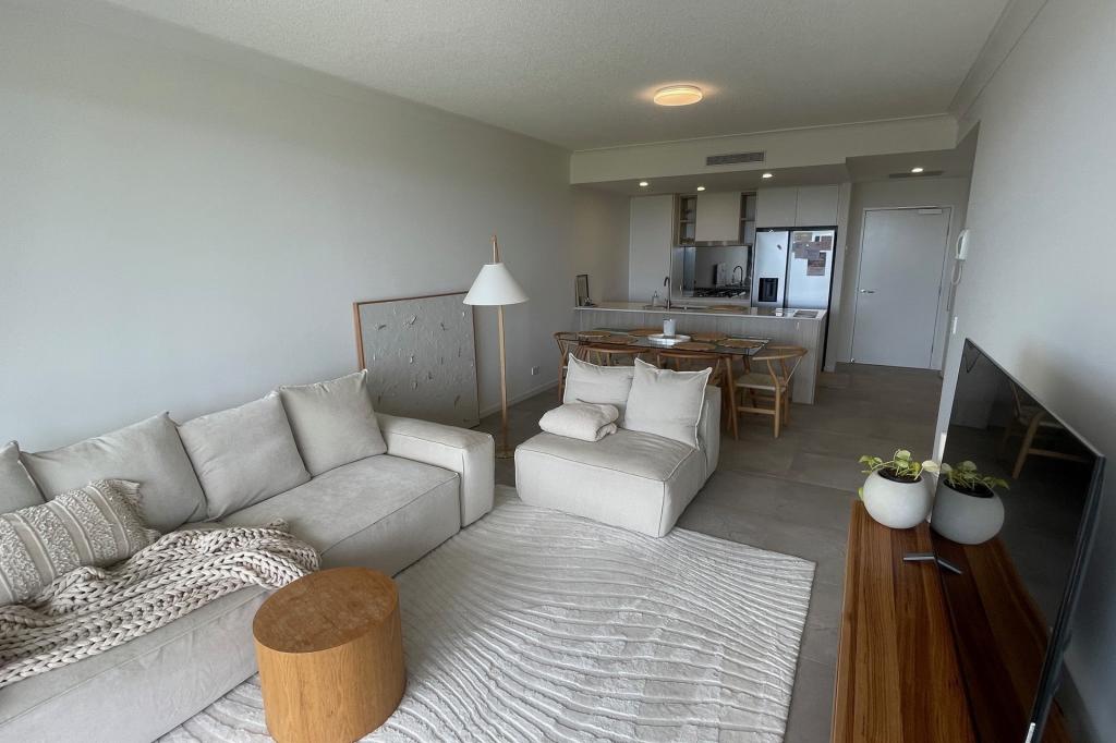 2404/6-8 SICKLE AVE, HOPE ISLAND, QLD 4212