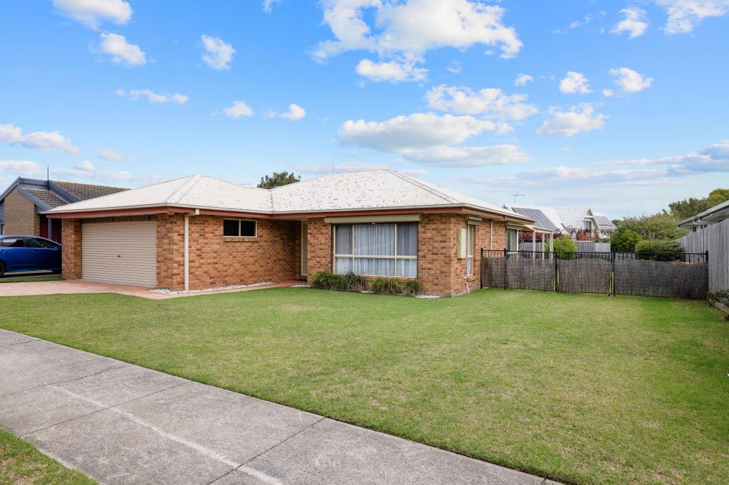26 Wyndham Ave, Cowes, VIC 3922
