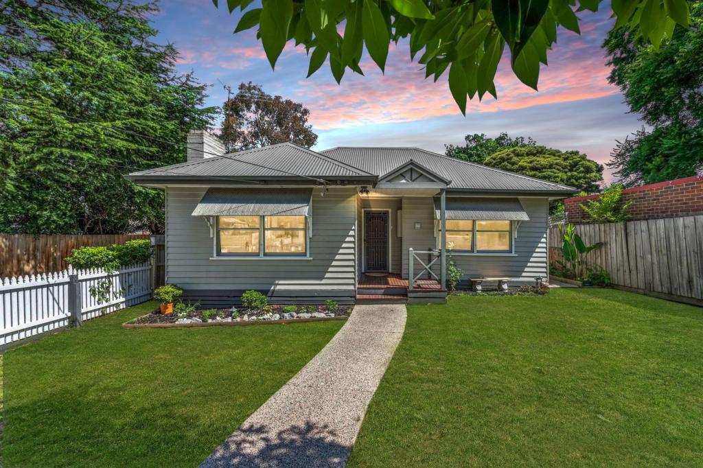 1/2 Anthony St, Croydon, VIC 3136
