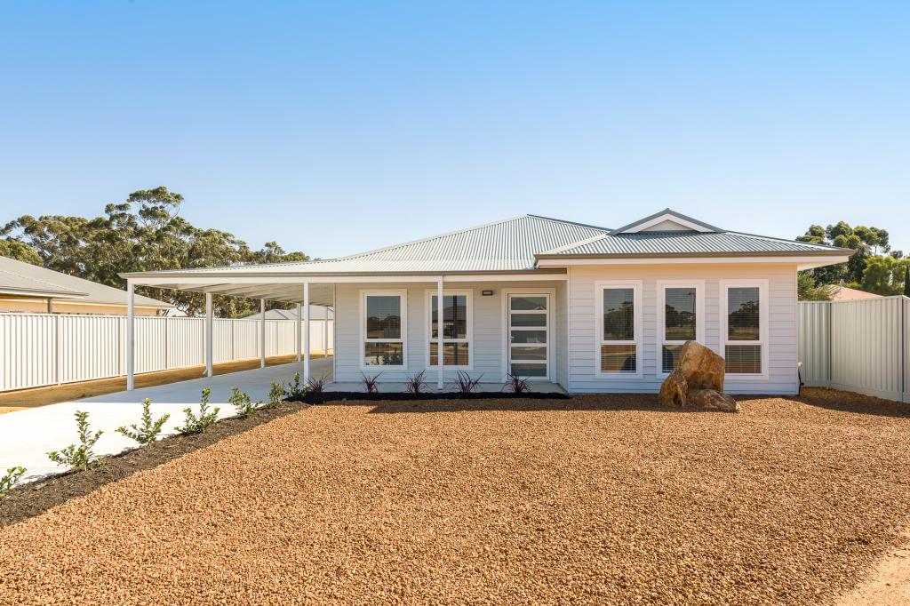 2 Haydon Cl, Corrigin, WA 6375