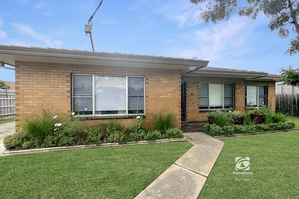 45 PEARSON ST, BAIRNSDALE, VIC 3875