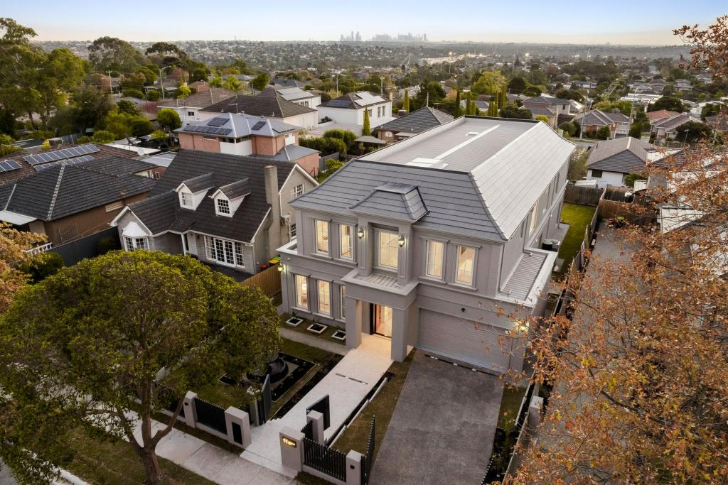 11 Soderlund Dr, Doncaster, VIC 3108