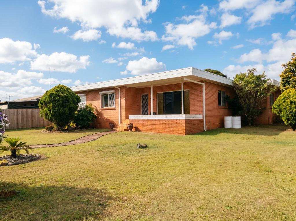 16 Finch St, Atherton, QLD 4883