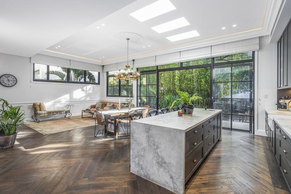 23B WHITEWOOD PL, CARINGBAH SOUTH, NSW 2229