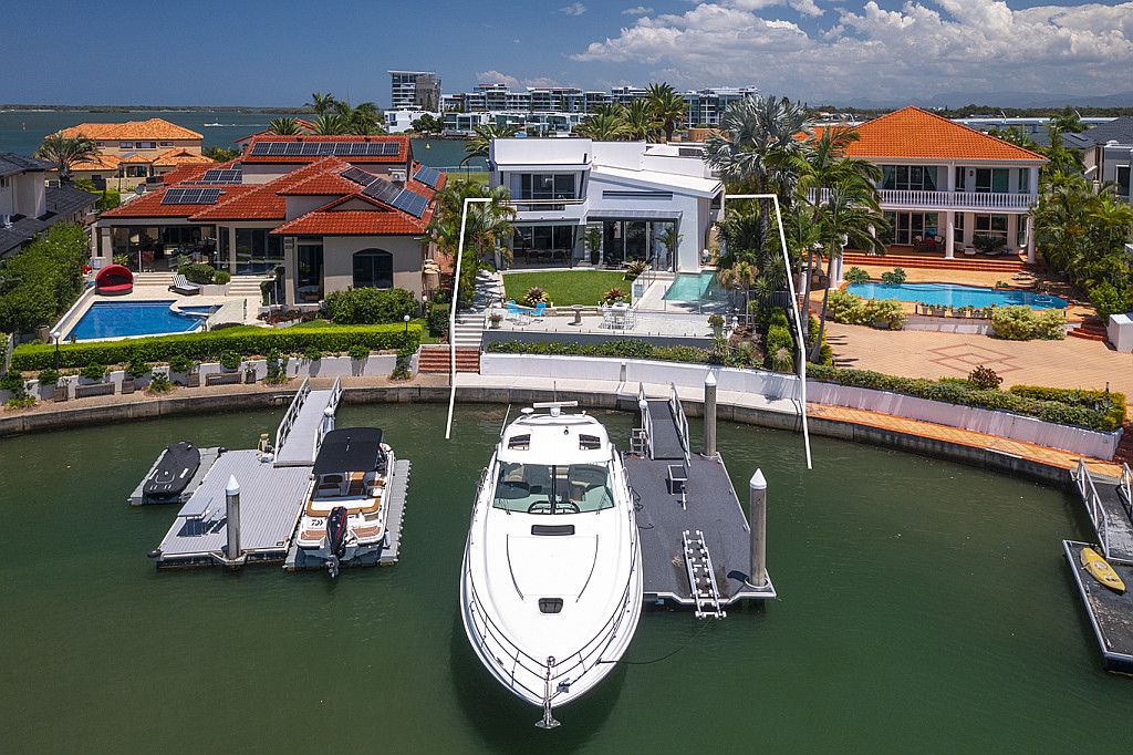 33 Brittanic Cres, Paradise Point, QLD 4216