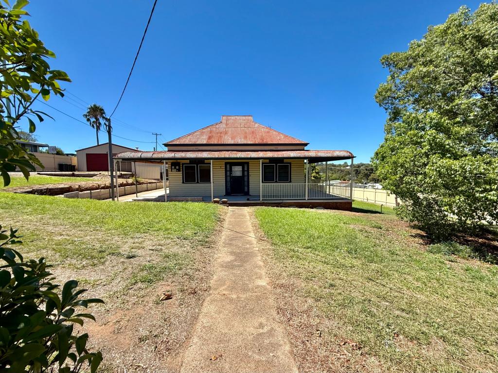 12 Elizabeth St, Young, NSW 2594