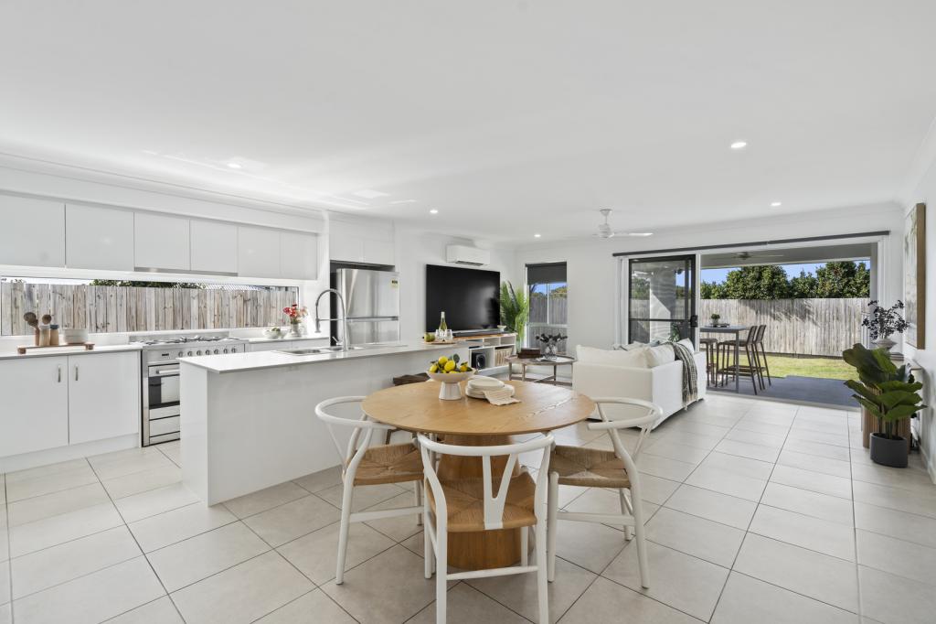 4 Greenside St, Victoria Point, QLD 4165