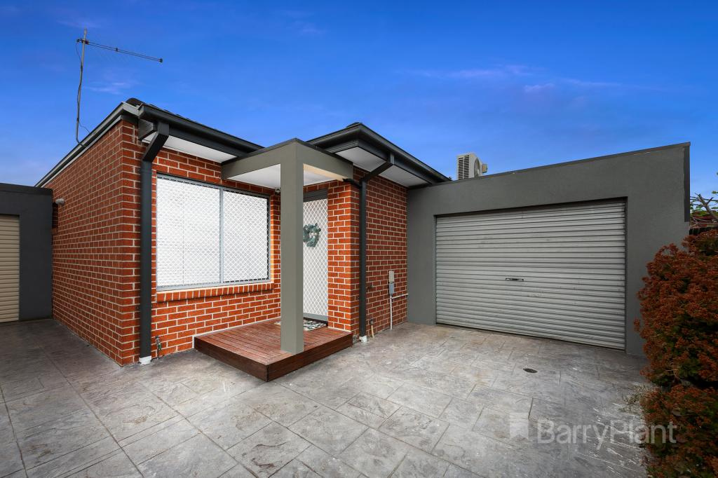 2/30 Ford Ave, Sunshine North, VIC 3020