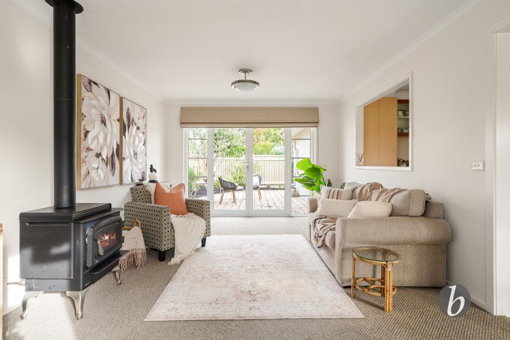 33 PALM TREE DR, SAFETY BEACH, VIC 3936
