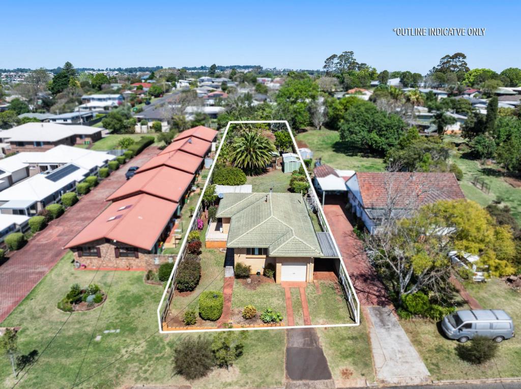 18 Garde St, Centenary Heights, QLD 4350