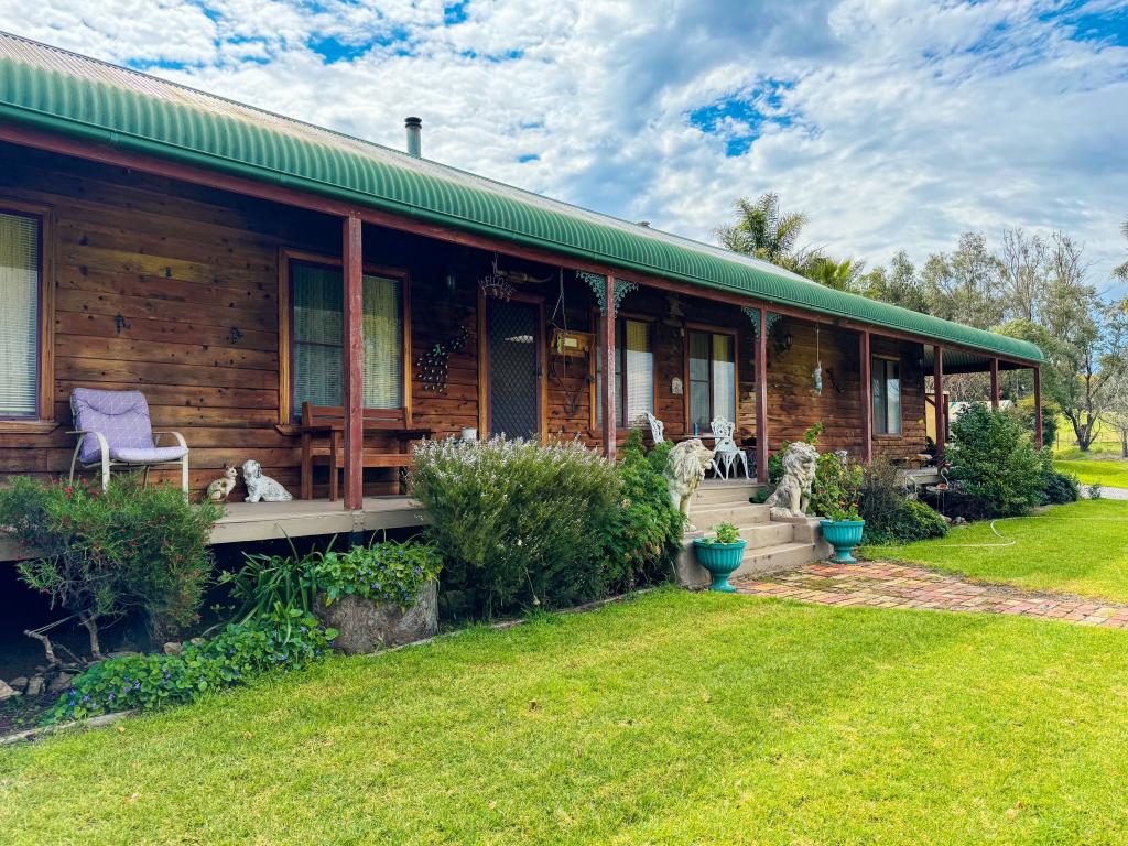 195 Limbri Rd, Kootingal, NSW 2352