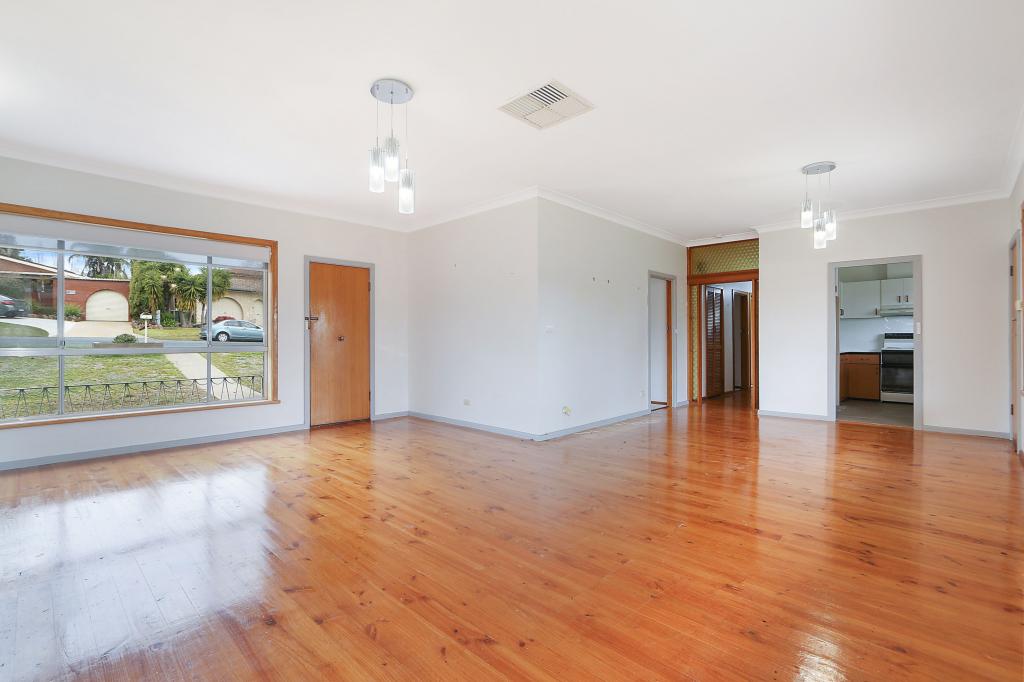 304 Desmond St, Lavington, NSW 2641