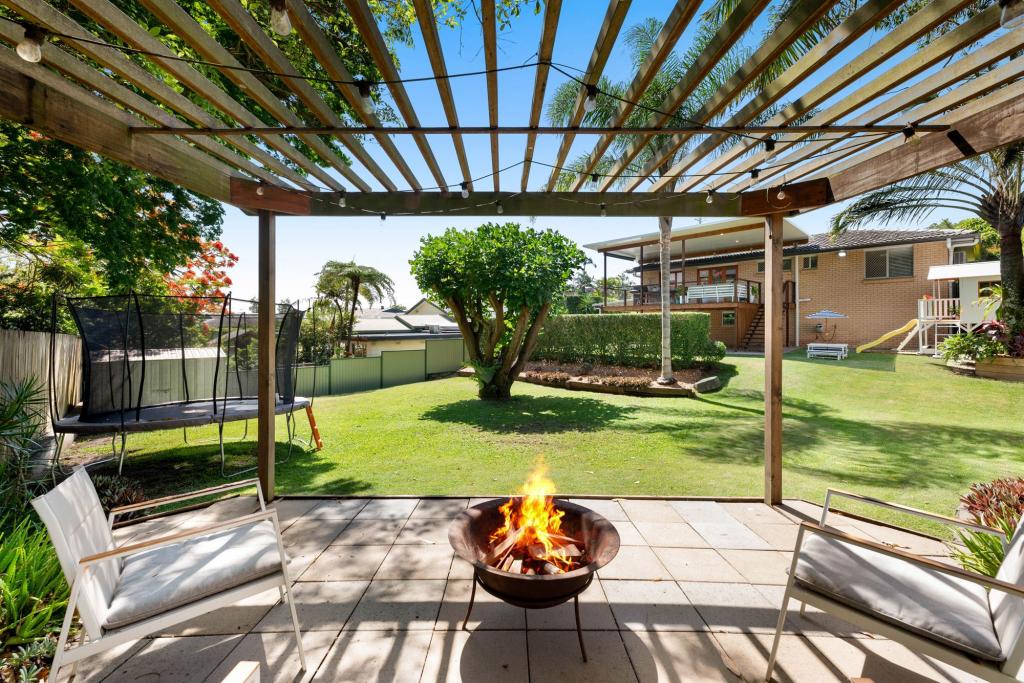 33 Jeanette Ave, Springwood, QLD 4127