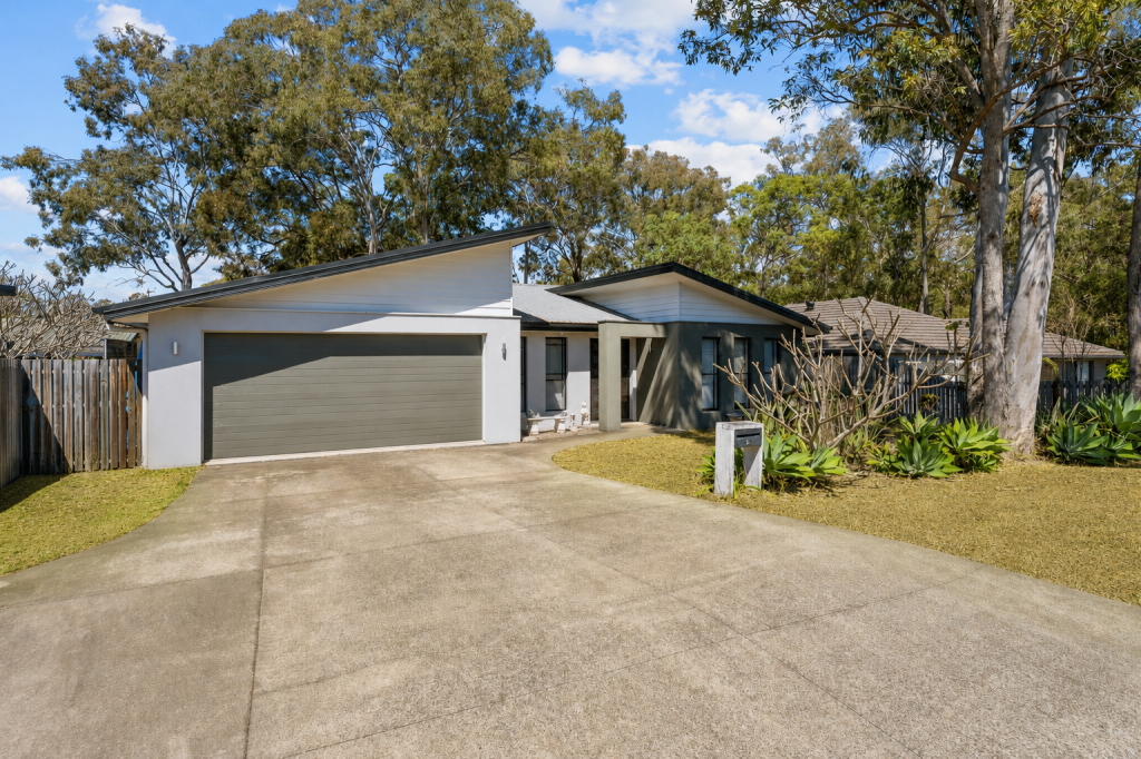 27 Spence St, Point Vernon, QLD 4655