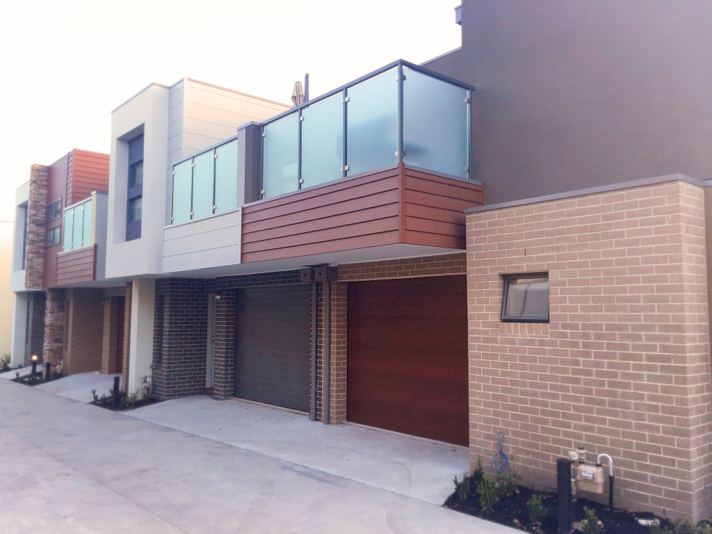 2/151 NEERIM RD, GLEN HUNTLY, VIC 3163