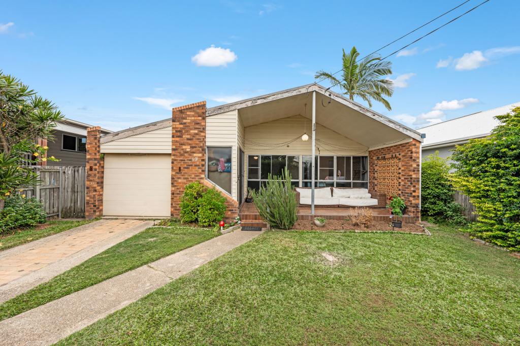 19 Fifth Ave, Scarborough, QLD 4020