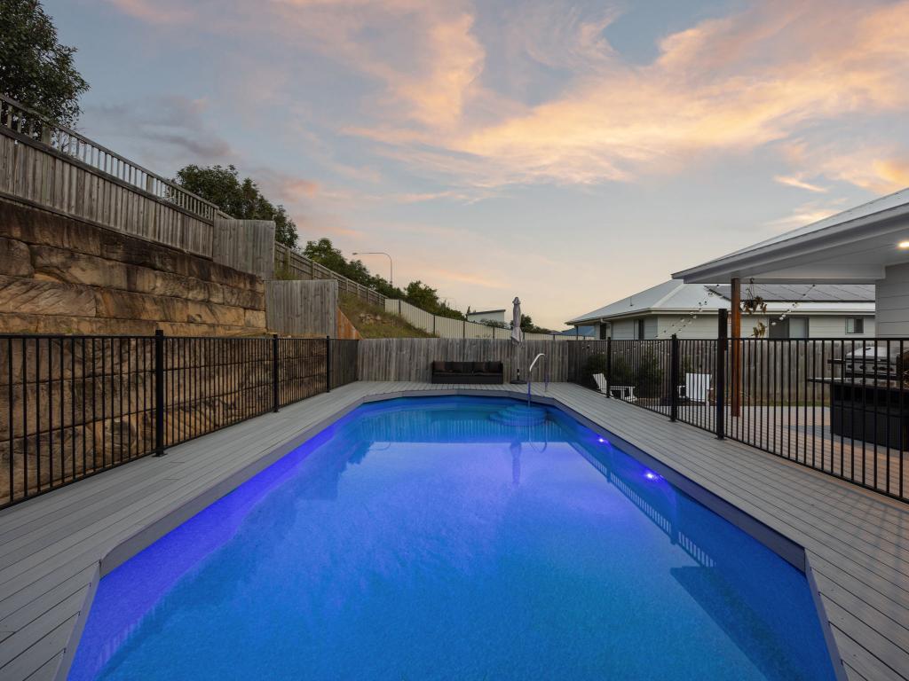 17 Parsons St, Collingwood Park, QLD 4301