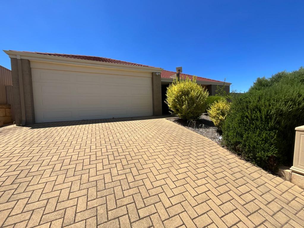 10 Sandalwood Pl, Boddington, WA 6390