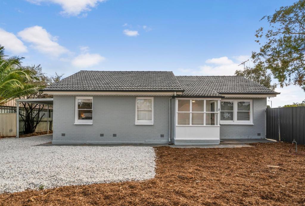 7 St Leonard Cres, Elizabeth Downs, SA 5113