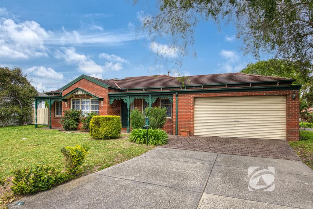 8 EMMA CT, BERWICK, VIC 3806