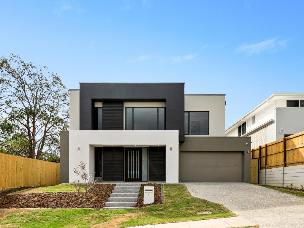 8 Olympic Pl, Holland Park, QLD 4121