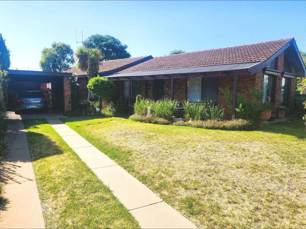 53 Hopetoun St, Rochester, VIC 3561