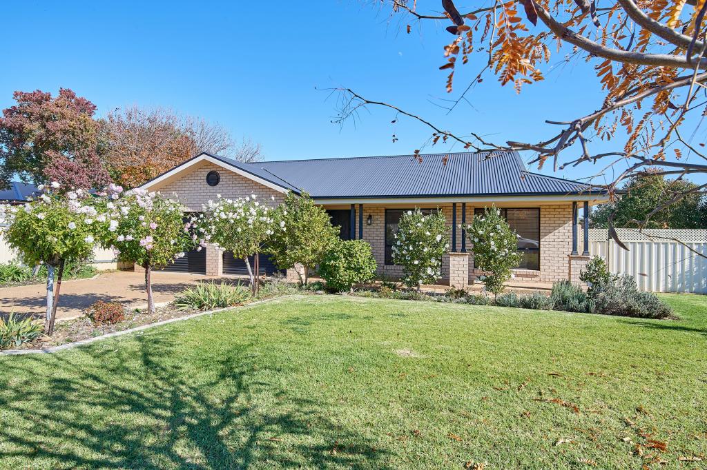 3 Havilah Pl, Bourkelands, NSW 2650