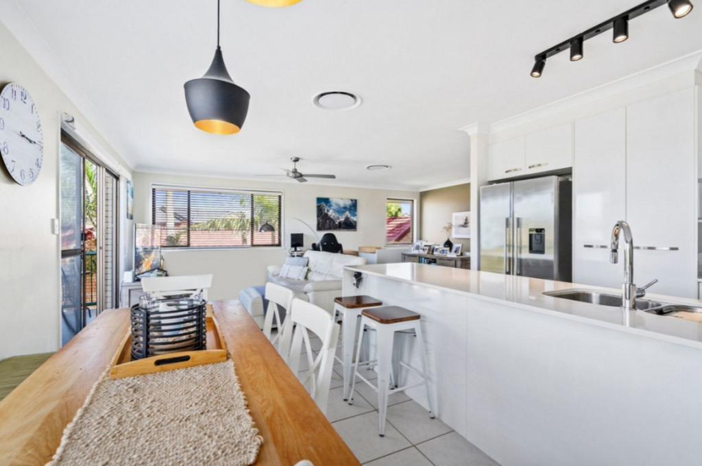3/8 Barbet Pl, Burleigh Waters, QLD 4220