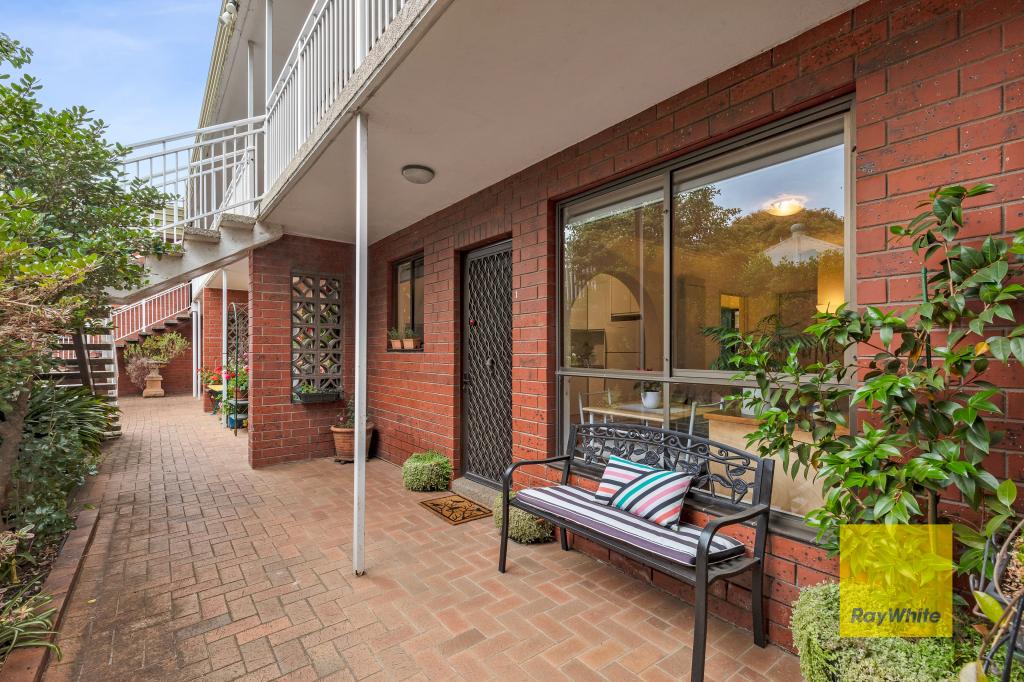 1/8 Heytesbury St, Herne Hill, VIC 3218