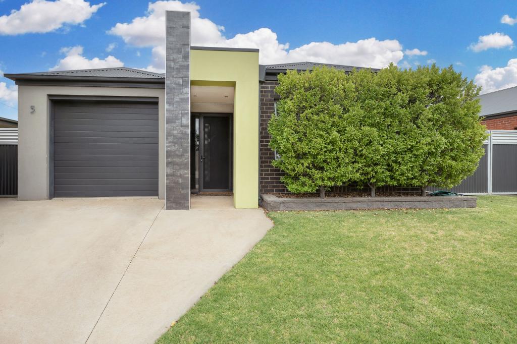 5 REDGUM ST, SWAN HILL, VIC 3585