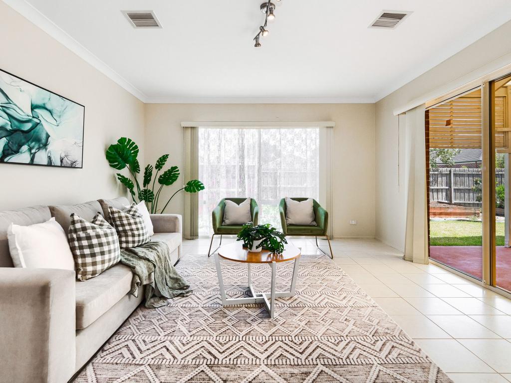 13 Boothby Tce, Lynbrook, VIC 3975