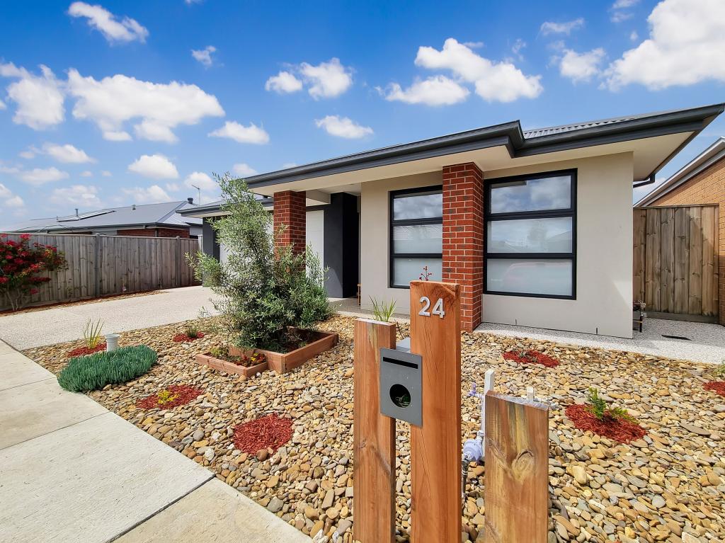 24 Devereux Way, Charlemont, VIC 3217