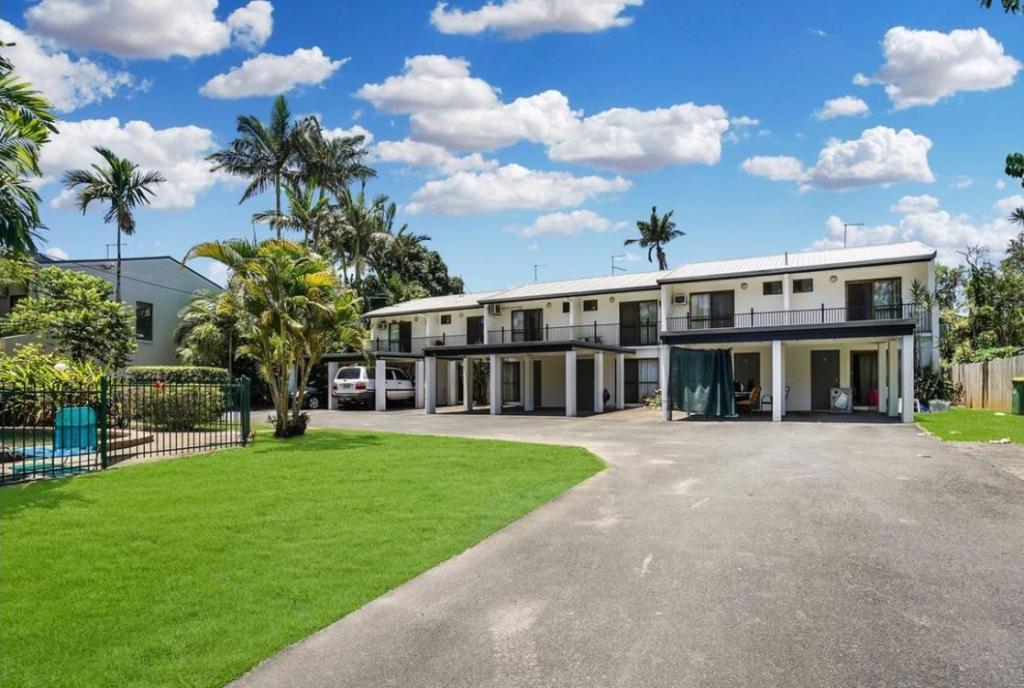 2/3 Mintaro Cres, Woree, QLD 4868