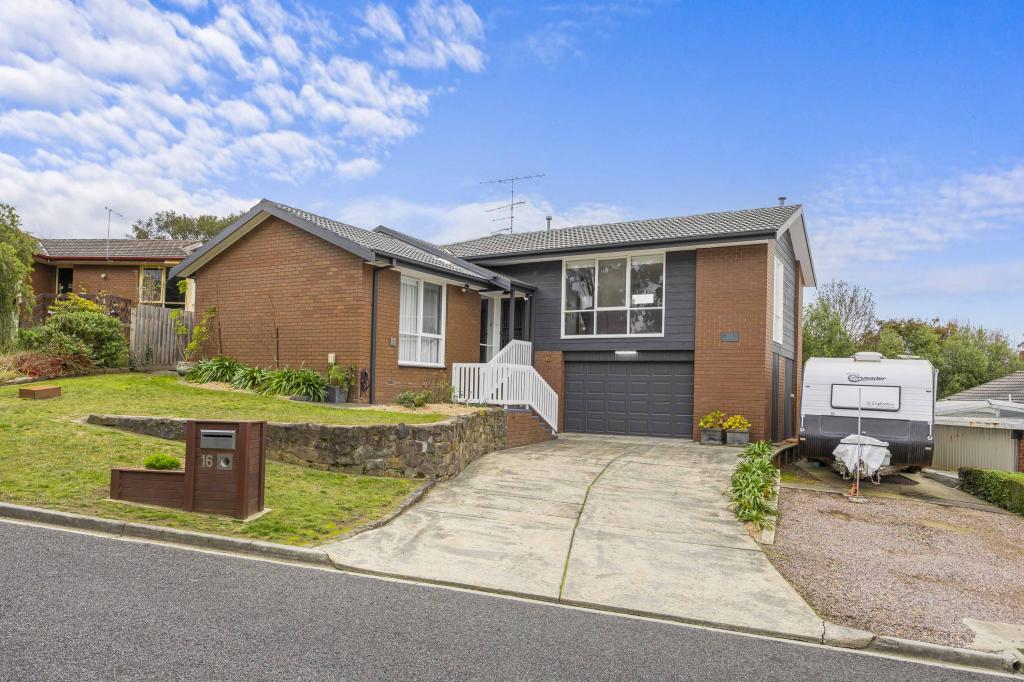 16 Highfield Ave, Mount Clear, VIC 3350