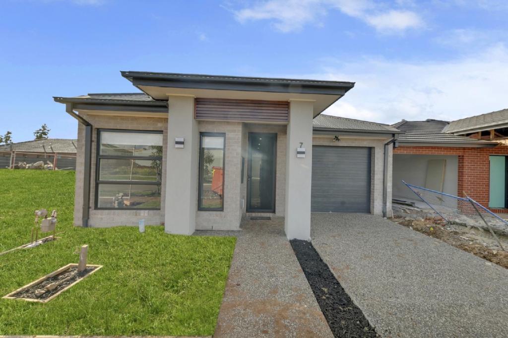7 Kerala St, Rockbank, VIC 3335