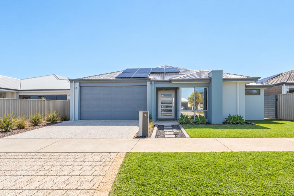9 Pierrepoint Loop, Champion Lakes, WA 6111