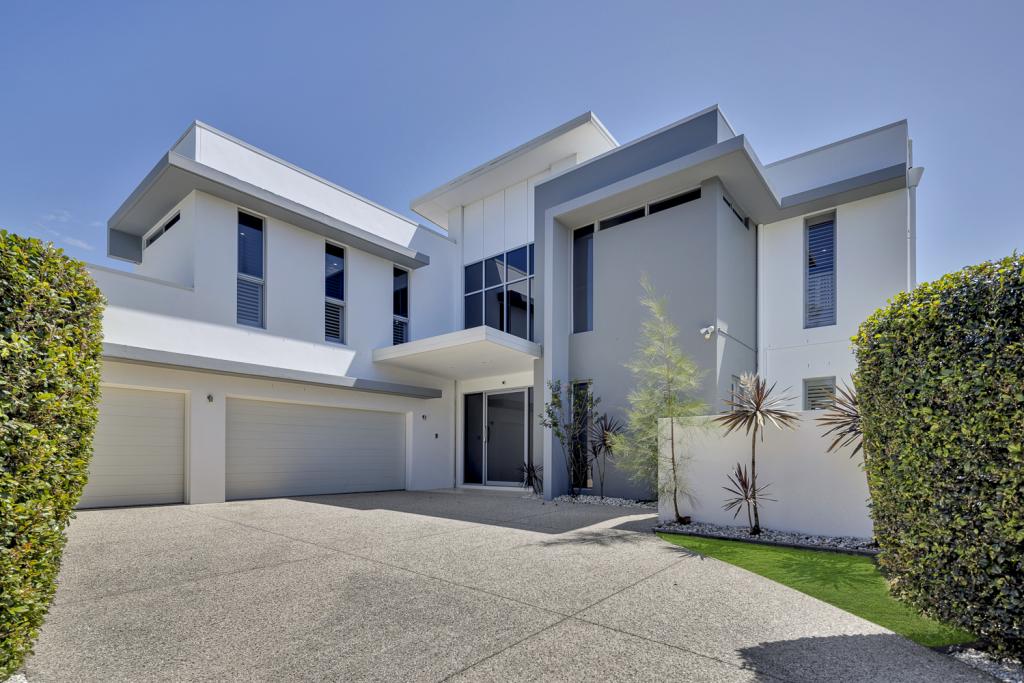 2 Cedar Pl, Broadbeach Waters, QLD 4218